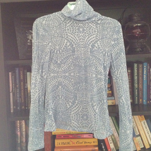 Great shell top from Athleta, size M