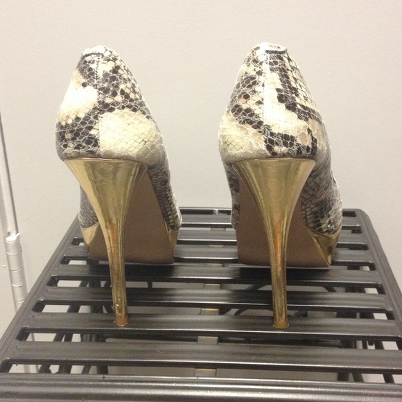 Steve Madden snake print heels - Picture 3 of 4