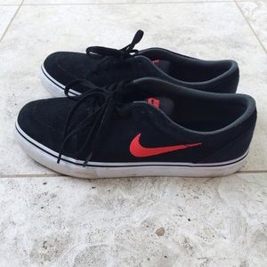 Nike Black/Red Janoski SB