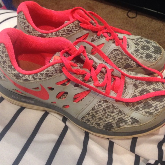 'Nike Dual Fusion Lite' shoes