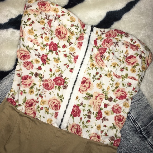 Floral & khaki one piece romper - Picture 2 of 8