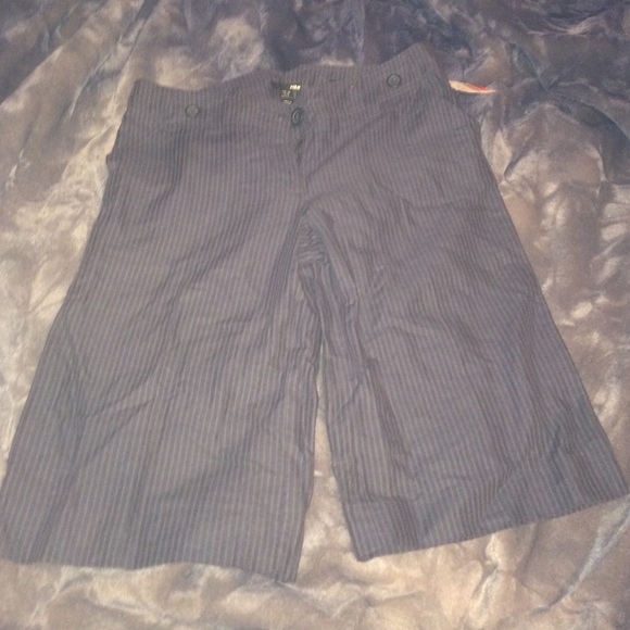 Dark blue H&M capris