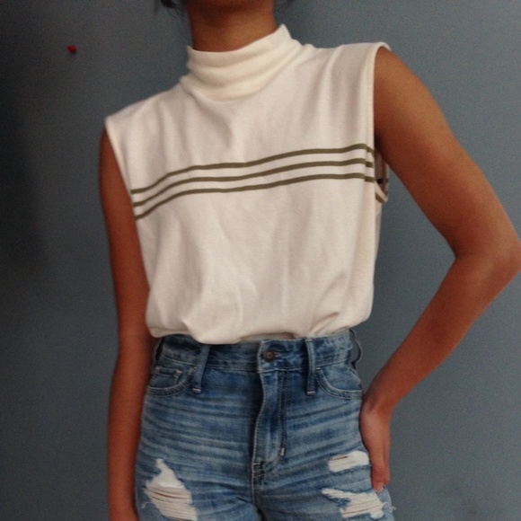 Urban Outfitters Tops - ‼️final sale‼️Mock neck top