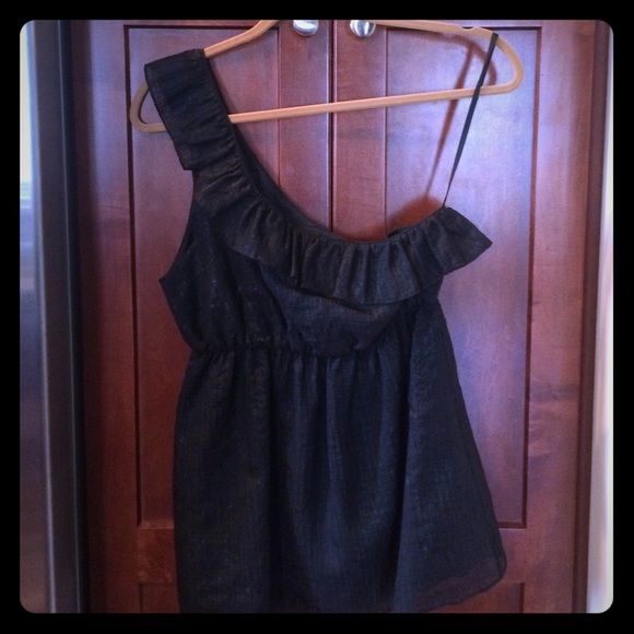 Black Liquid brand top, size 6