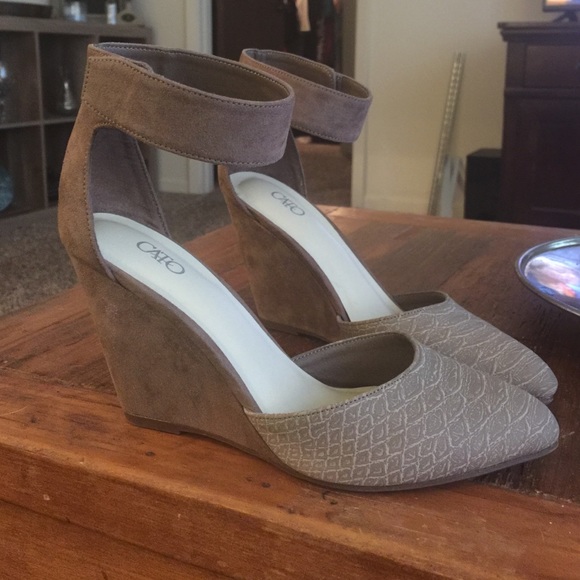 Beige platforms - Picture 2 of 4