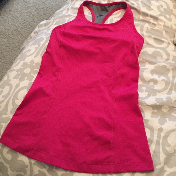 Nike top