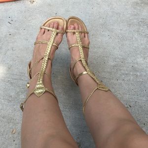 ✨Gorgeous Gold Gladiator sandals- Size 8