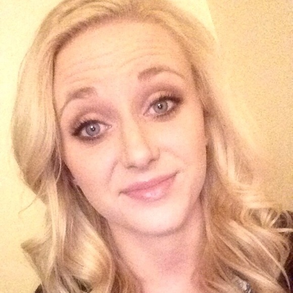 Meet your Posher, Dawna - Picture 1 of 1