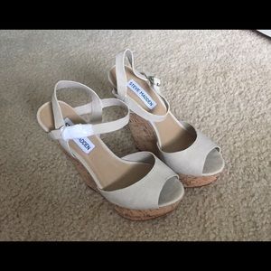 Steve Madden Tan Wedges
