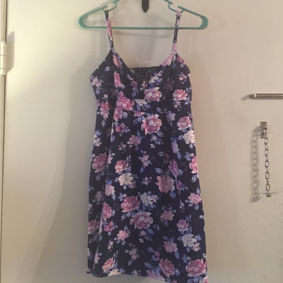 Flowered spaghetti strap dress - Picture 1 of 4