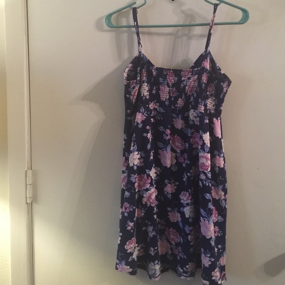 Flowered spaghetti strap dress - Picture 2 of 4