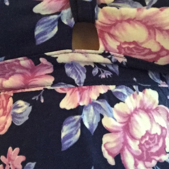 Flowered spaghetti strap dress - Picture 4 of 4