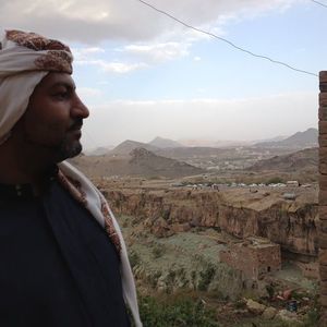 Meet your Posher, عصام