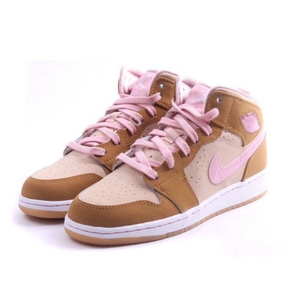 air Jordan Lola bunny 1's
