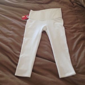 SPANX tummy control white capris!