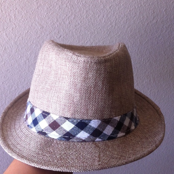 Statement Hat - Picture 3 of 4