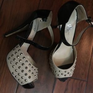 Rock & Republic Pin Up Style Shoes