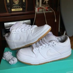 Nike SB Dunk Low Pro UNISEX Skateboarding Shoe
