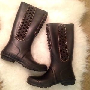 BCBGMAXAZRIA Rain Boots