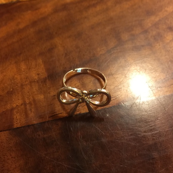 Bow Ring - Picture 3 of 4