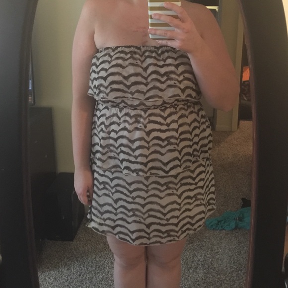 Chevron striped sleeveless dress - Picture 3 of 4