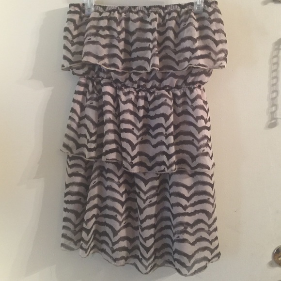 Chevron striped sleeveless dress - Picture 4 of 4