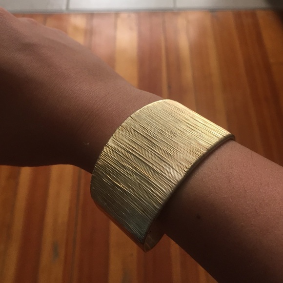 Cuff bracelets - Picture 3 of 4
