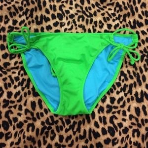 Bright Green VS Bikini Bottom