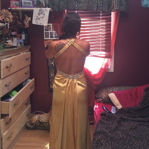 Prom dress - Picture 2 of 2
