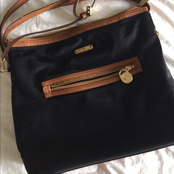 Michael kors hand bag