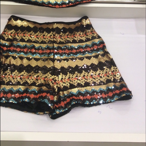 High waist Sequin Bebe shorts 🛍🥂🌸 HOST PICK - Picture 5 of 8