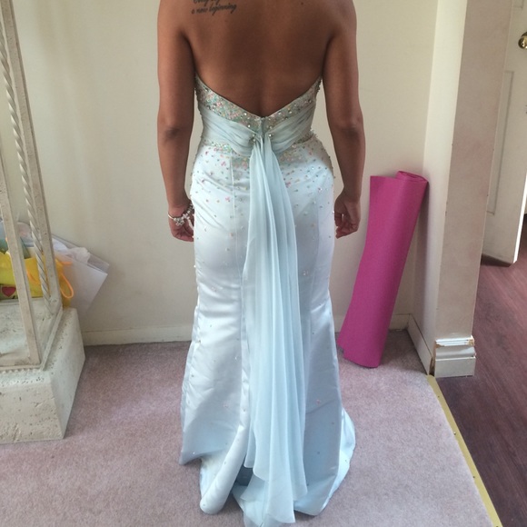 Prom dress - Picture 2 of 3