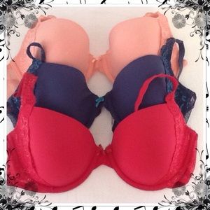3 VS Demi Bras!!