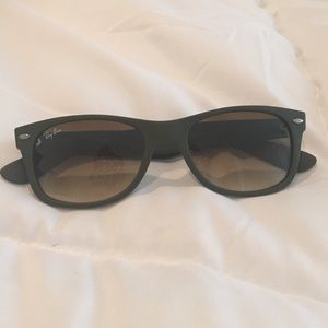 Ray ban new wayfarer