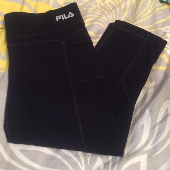 Black Cropped Fila leggings