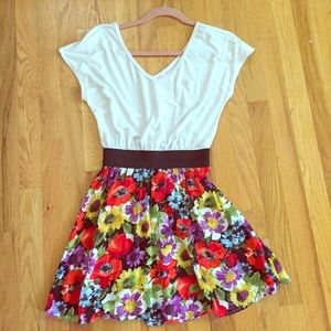 Short sleeved dress with floral skirt size small