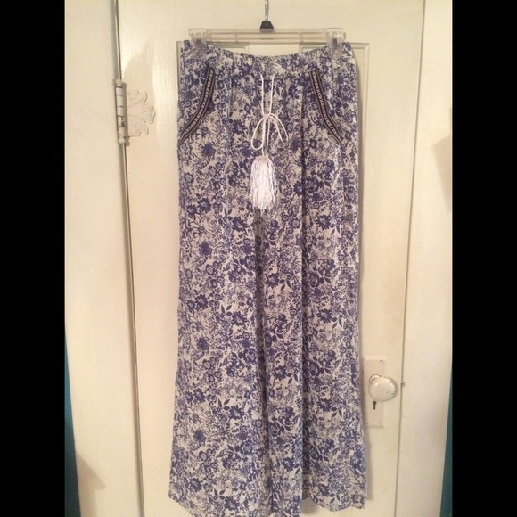 Adorable Francesca's pants(: