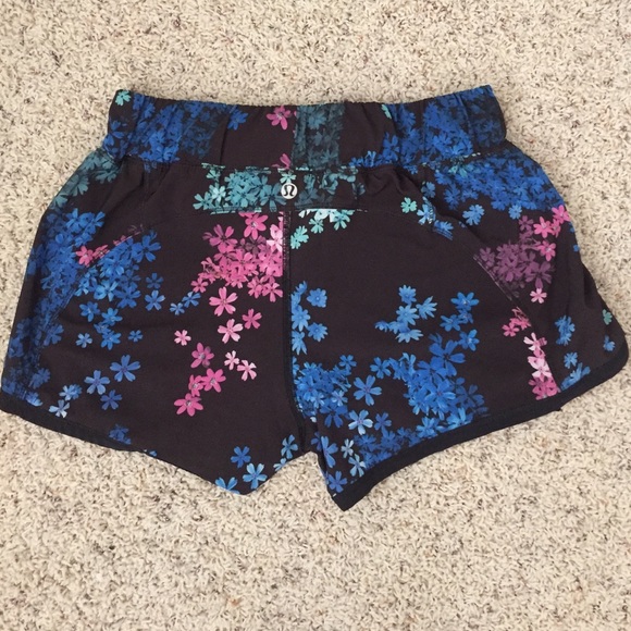 lululemon athletica Pants - Lululemon flower shorts w/ built-in spandex