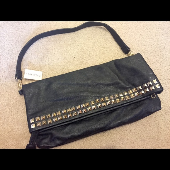 Forever 21 stud clutch. - Picture 2 of 4