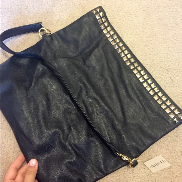 Forever 21 stud clutch. - Picture 3 of 4