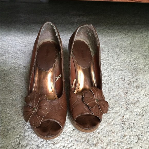 Dollhouse embossed brown heels - Picture 2 of 3