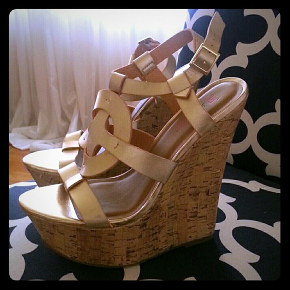 Gold Wedges
