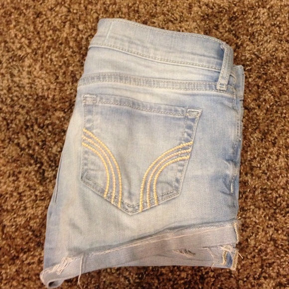 'Hollister' shorts