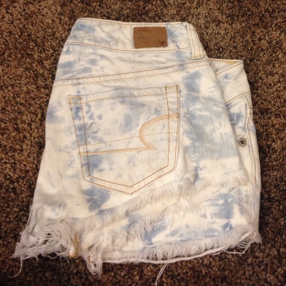 'American Eagle' shorts