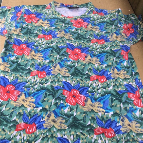 Floral, Area Code 212 Tee-Shirt. - Picture 1 of 2