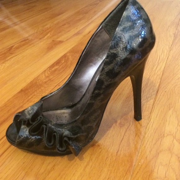 Cheetah Pattern Steve Madden Heels - Picture 3 of 3