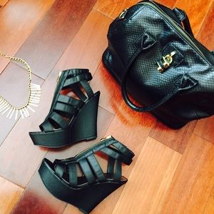 Black Wedges