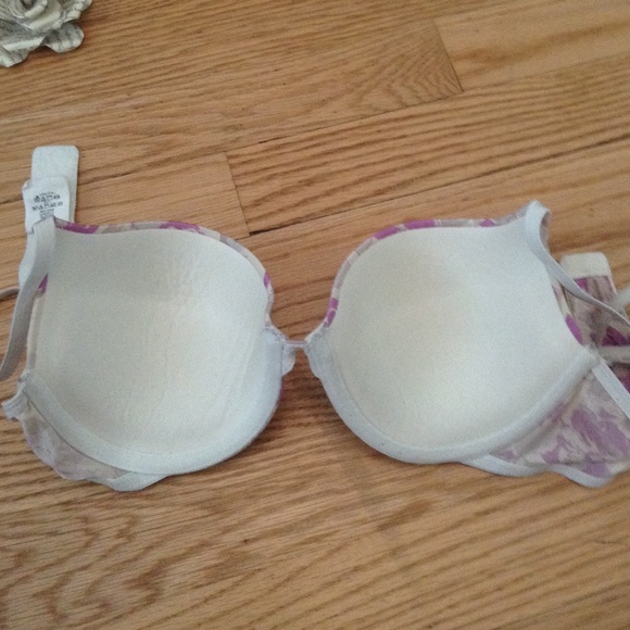 Purple and white Calvin Klein bra - Picture 3 of 3