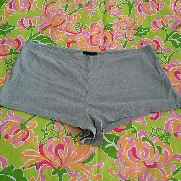 The Limited Gray Shorts With Back Pocket - Picture 1 of 2
