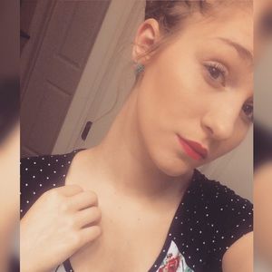 Meet your Posher, Lacey